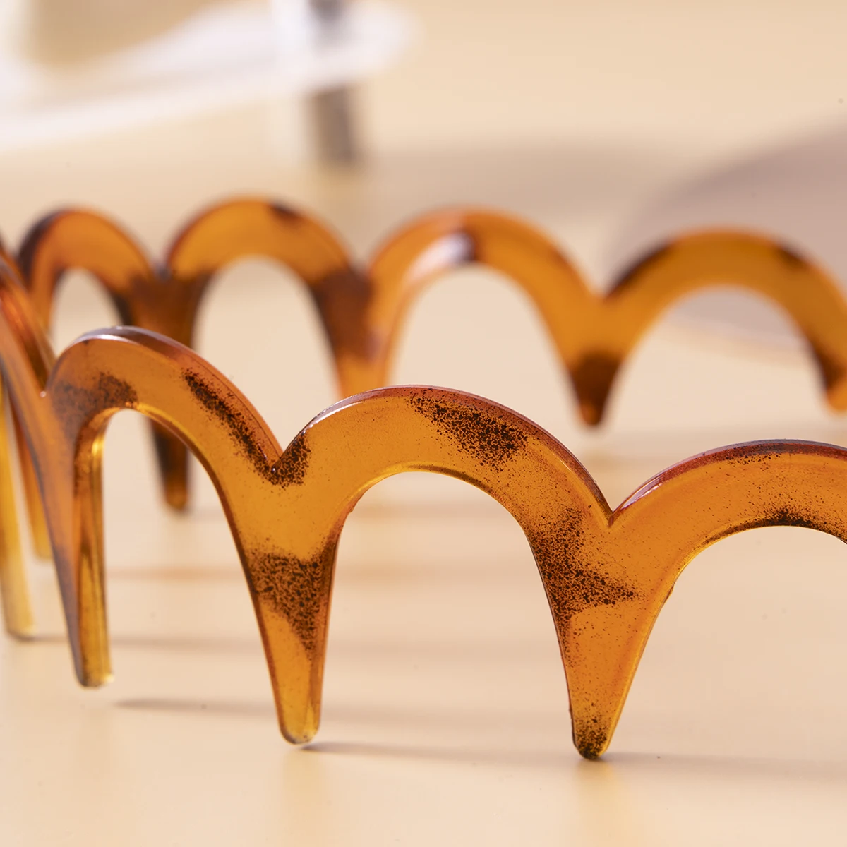 Korean Women Hair Comb Non-Slip Headband Plastic U Shape Hair Hoops Fixed Teeth Fluffy Top Hair Bands Headwear Hair Accessories Korean Women Hair Comb Non-Slip Headband Plastic U Shape Hair Hoops Fixed Teeth Fluffy Top Hair Bands Headwear Hair Accessories
