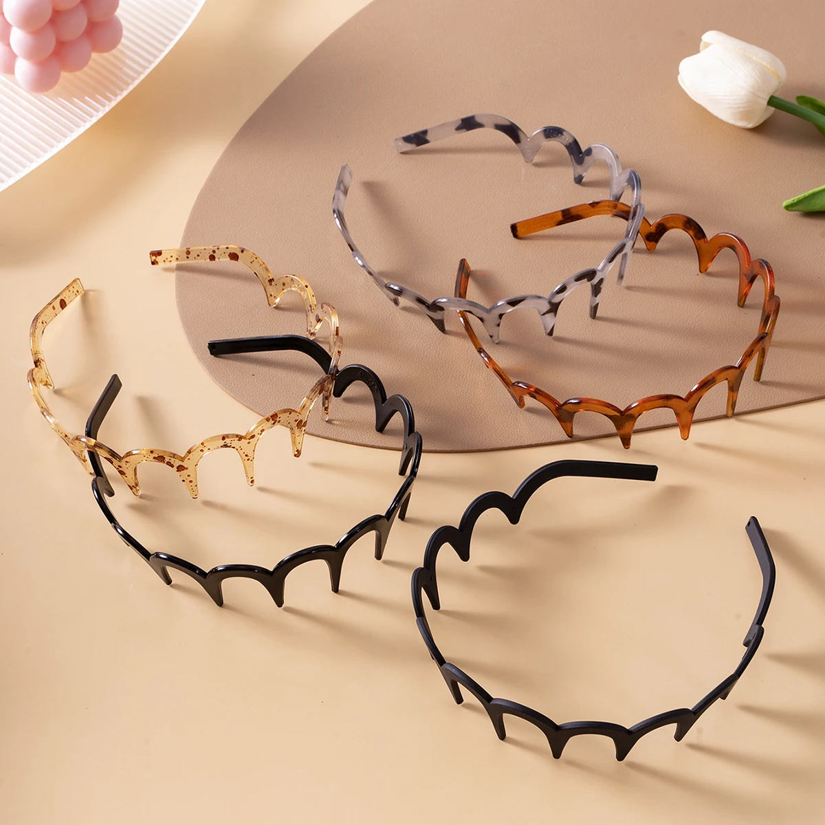 Korean Women Hair Comb Non-Slip Headband Plastic U Shape Hair Hoops Fixed Teeth Fluffy Top Hair Bands Headwear Hair Accessories Korean Women Hair Comb Non-Slip Headband Plastic U Shape Hair Hoops Fixed Teeth Fluffy Top Hair Bands Headwear Hair Accessories