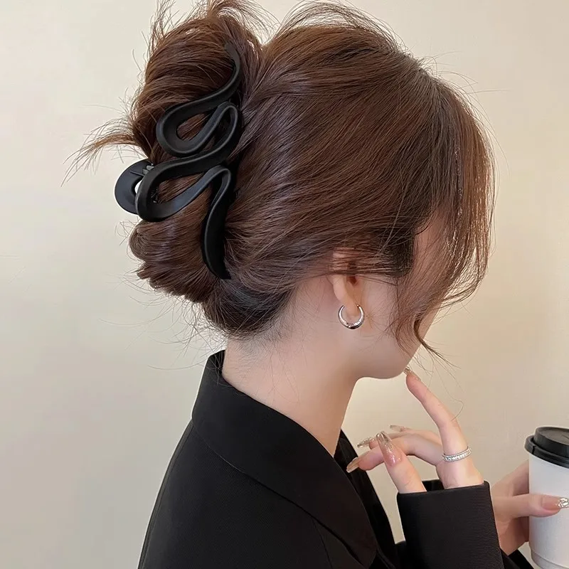 13cm Acrylic Hair Clips For Women Hairpin Matte Wave Hair Claw Clip Ponytail Hair Accessories Girls Headwear Barrettes 4 Colors 13cm Acrylic Hair Clips For Women Hairpin Matte Wave Hair Claw Clip Ponytail Hair Accessories Girls Headwear Barrettes 4 Colors